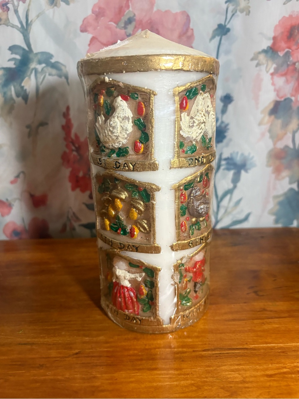Vintage Holiday Twelve Days Decorative White and Gold Candle